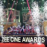 Kartik Aaryan Instagram - Had a blast Hosting, Performing and Winning at #ZeeCineAwards ❤️🙏🏻 @zeecineawards 🏆 Tune in to @zeecinema now !! #Cocacolatu #Sonu