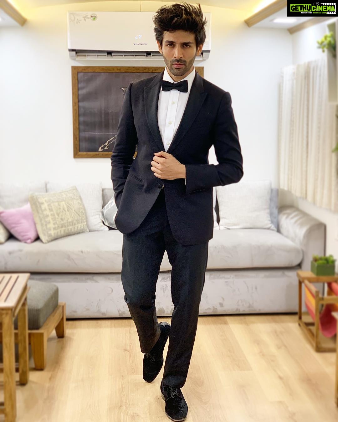 Kartik Aaryan Instagram - #Guddu ban gaya Gentleman ♠️