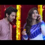 Kartik Aaryan Instagram - Kya #Guddu Shaadi ka Laddoo kha Payega !!! Jaan ne ke liye aaj se dekhiye #LukaChuppi !! 🔔❤️ Now in theatres ❤️🤫 @kritisanon #DineshVijan @laxman.utekar @MaddockFilms @tseries.official #PankajTripathi @aparshakti_khurana #VinayPathak @officialjiocinema