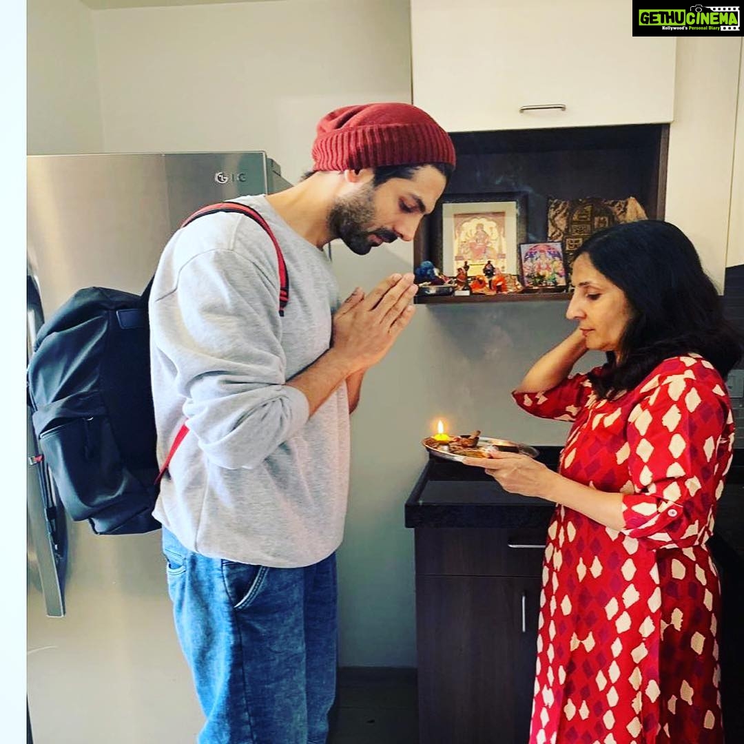 Kartik Aaryan Instagram - Post #GudduKiBidaai 😂 now its time for #KartikKiBidaai #SajanGharMainChali #AllSet ...🤫❤️