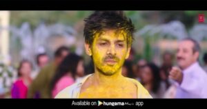 Kartik Aaryan Instagram - Guddu toh next week aapke beech ayega Par aaj Sonu ka Bday hai !!! Cant believe its been a year #SonuKeTituKiSweety is still fresh in our minds The character and the film that changed my life ❤️❤️ Thank you to the entire team and audience😘😘 Tera yaar hoon main !!! (All time fav ) ❤️❤️