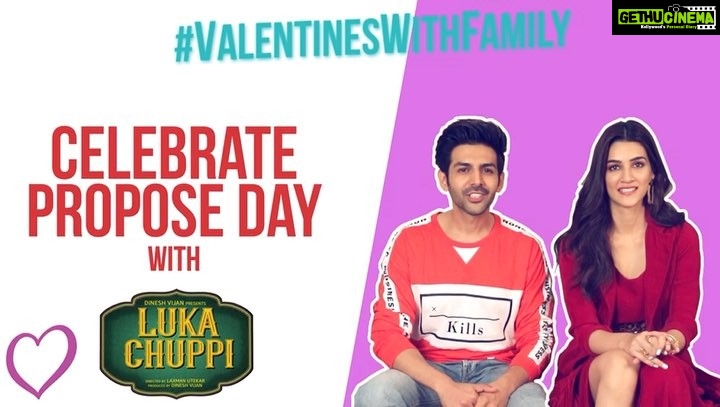 Kartik Aaryan Instagram - Happy #ProposeDay everyone ❤️❤️ Kya aap bhi Valentines day par Family ke saath #LukaChuppi kiye hai ..Share your #ValentinesWithFamily moments with us. @kritisanon #DineshVijan @laxman.utekar @MaddockFilms #PankajTripathi @aparshakti_khurana #VinayPathak @officialjiocinema