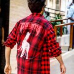 Kartik Aaryan Instagram - #Guddu Ka Swag 😎 #LukaChuppi Promotions 9 days to go !! Fan spotted @the.vainglorious 😂 #PoseLikeKartikAaryan 😉