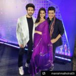 Kartik Aaryan Instagram - From walking on the ramp to chatting on stage, its always fun with @manishmalhotra05 ❤️❤️ And @kritisanon killing it in MM’s Saree 💃🏻 #Repost @manishmalhotra05 ・・・ With the fabulous two @kritisanon @kartikaaryan .. #thankyou for being our special guest at the @designone_official #EO #ypo #yng