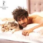 Kartik Aaryan Instagram – Mujhe Jungli billiyan bohot pasand hai 😻🤣
My Debut in Dabboo Ratnani Calendar ❤️
@dabbooratnani @manishadratnani
#DabbooRatnaniCalendar