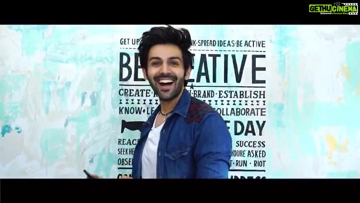 Kartik Aaryan Instagram - Haan haan haan 😉 Itna saara pyaar !! Thank u for all the Love ❤️ #LukaChuppiTrailer #1March @kritisanon #DineshVijan @laxman.utekar @MaddockFilms #PankajTripathi @aparshakti_khurana #VinayPathak @officialjiocinema