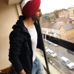 Kartik Aaryan Instagram - Do me a favour lets play #Lohri 🎶 ❤️ Lohri ki lakh lakh vadhaiya #HappyLohri everyone 🙏🏻🙏🏻
