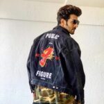 Kartik Aaryan Instagram - Perfect Figure 😂 Playing #LukaChuppi 🤫👀 #TrailerLaunch Styled - @the.vainglorious #Promotions #Look1