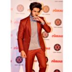 Kartik Aaryan Instagram – Pose maare 😉
About last night …
Styled – @shaleenanathani ❤️