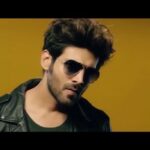 Kartik Aaryan Instagram - #IrusxKartik 😎 Whats ur fav look Shade😉 @iruseyewear by Idee 😍