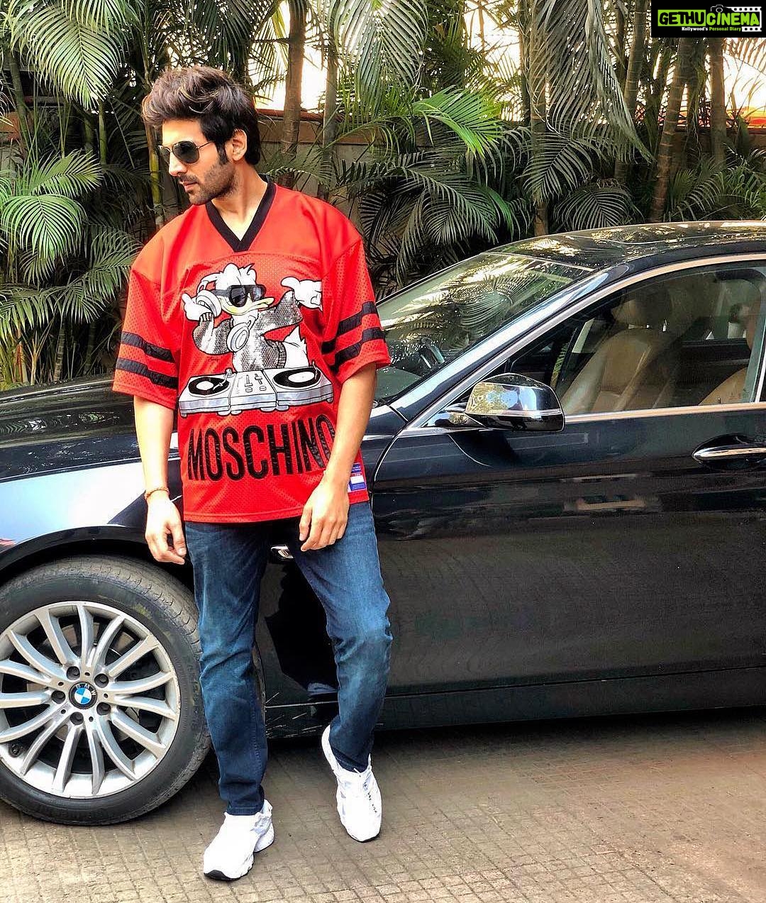 Kartik Aaryan Instagram - Baby’s day out! Styled - @the.vainglorious Hmu- @rohan_jagtap_ #Stephenjadhav
