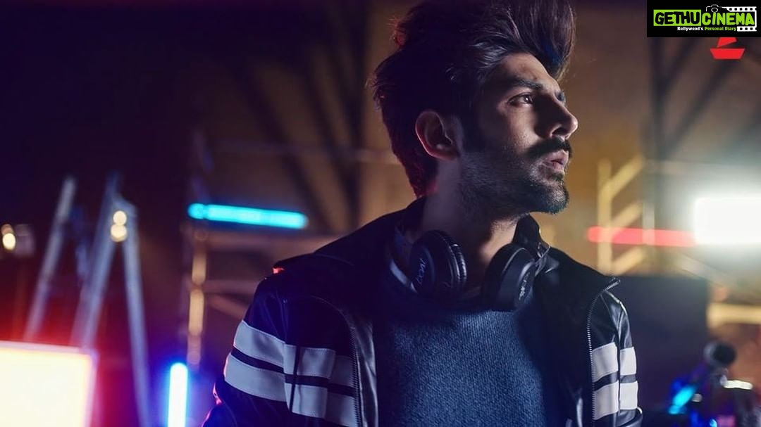 Kartik Aaryan Instagram Excited to be the face of boat.nirvana ️🎧 