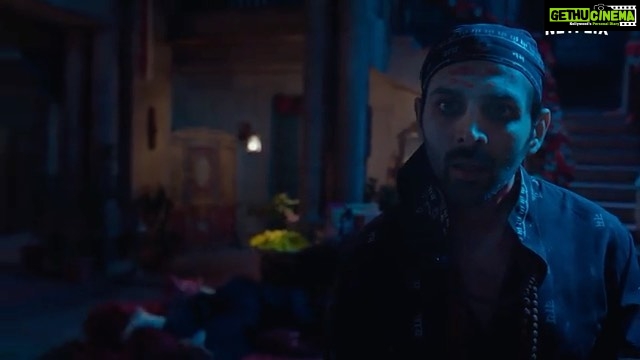 Kartik Aaryan Instagram - Sunday ki sham #BhoolBhulaiyaa2 dekhiye Netflix par π€π»π» #Repost @Netflix A Rare feat in todays time !! A Film thats breaking records in Theatres and on Netflix simultaneously π₯π₯ We've been waiting for this release date πΆ all day, all night long πΆ BHOOL BHULAIYAA 2 ARRIVES π #BhoolBhulaiyaa2 @kartikaaryan @kiaraaliaadvani @tabutiful @aneesbazmee @tseries.official @muradkhetani @rajpalofficial @imsanjaimishra @cine1studios