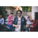 Kartik Aaryan Instagram - Shhh its gonna be between u n me 👶🏻🤫 #NoFilterNeha .... @nehadhupia you are awesome Thank u for having me !! ❤️❤️ 📸 - @rjdeigg Mumbai, Maharashtra