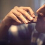 Kartik Aaryan Instagram - Here’s one of my Secret 🤫 This is how I vibe with my favourite Cadbury Silk 🍫 every evening. Tell me guys #HowDoYouSilk ? @cadburydairymilksilk 😍