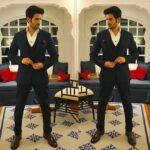 Kartik Aaryan Instagram - About Last Night 😎 #chandigarh #ht Styled by @shaleenanathani ❤️ . #Repost ・・・ #HTSummit2018 @kartikaaryan @kunalaniltanna Chandigarh, India