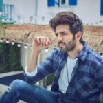 Kartik Aaryan Instagram - Super Excited to be associated with Mufti 😎 #KartikxMufti Watch this space for more.... @muftijeans 📷 - @rohanshrestha