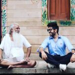 Kartik Aaryan Instagram - Back to the roots #Gwalior #LukaChuppi #babaji