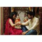 Kartik Aaryan Instagram - Nostalgic and how.... Really miss our bachpan 🙈 Celebrated Rakshabandhan after such a long time with my Sister and my Family and in my City ❤️❤️ Love you Kittu a lot lot lot 🤗🤗 You are the apple of our eye And we r so so proud of you ❤️❤️