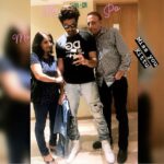 Kartik Aaryan Instagram - ❤️ Perks of shooting in hometown ‬🤗 ‪#Family