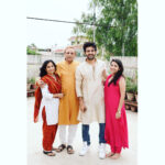 Kartik Aaryan Instagram - Nostalgic and how.... Really miss our bachpan 🙈 Celebrated Rakshabandhan after such a long time with my Sister and my Family and in my City ❤️❤️ Love you Kittu a lot lot lot 🤗🤗 You are the apple of our eye And we r so so proud of you ❤️❤️