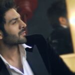 Kartik Aaryan Instagram - #HeartthrobOfTheYear ❤️ @vogueindia 🙏🏻 Moment i will cherish ❤️😍