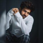 Kartik Aaryan Instagram – No Caption .
.
.
📷 – @rohanshrestha
👔- @akshitas11