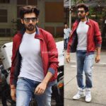 Kartik Aaryan Instagram – This Shot 🚶🏻‍♂️👍🏻👍🏻😎
#Repost @manav.manglani
・・・
Kartik Aaryan Snapped post meeting in Juhu today #pictureperfect #instalike #photooftheday #kartikaaryan #tuesday #work #meeting #instadaily #instafashion #manavmanglani @manav.manglani