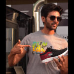 Kartik Aaryan Instagram – What a great experience I had with @skechersperformanceindia #GORUN6 challenge

Kolkata, you were absolutely amazing ❤️❤️❤️ Everyone go and take up the #Gorun6 challenge and try to
 Beat My Speed!
