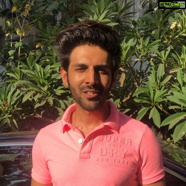 Kartik Aaryan Instagram - Bag the hottest styles from @superdryindia (before I do😉) on @jabongindia 's ShowStopper Festival powered by Superdry from 27th to 30th April, 2018 #FashionGuilty #ShowstopperFestival #Jabong #ad