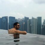 Kartik Aaryan Instagram - Top of the World 😎 Marina Bay Sands
