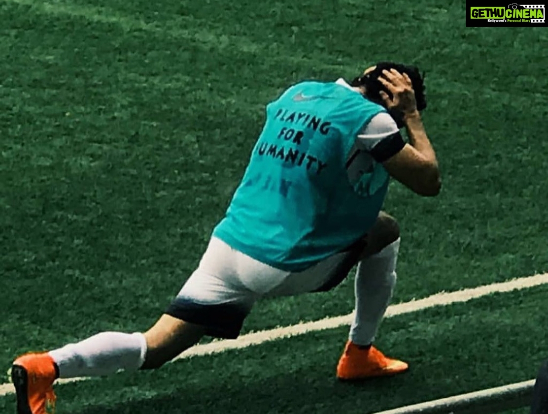Kartik Aaryan Instagram - All Stars Football 🤩⚽️ #Singapore ❤️ Marina Bay Sands