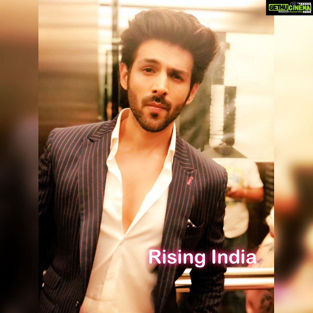 Kartik Aaryan Instagram - Thank you #News18 for the Youth Icon Title 🙏🏻 #News18RisingIndiaSummit Styled by @thetyagiakshay