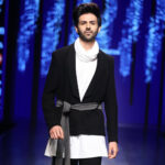 Kartik Aaryan Instagram – Showstopper for @pawansachdeva22 🚶🏻‍♂️😎 #AIFW #AmazonIndiaFashionWeek