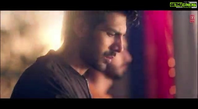 Kartik Aaryan Instagram - Ik Teri Yaari Ka Hi Saaton Janam Haqdaar Hoon Main... Tera Yaar Hoon Main... My FAV from #Sonuketitukisweety 😭❤️ Bromantic Song Of d Year 👬