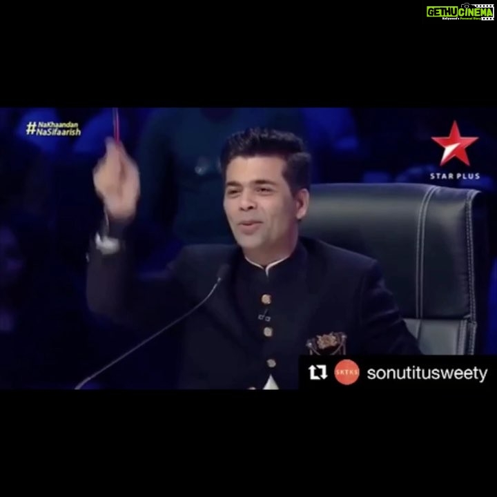 Kartik Aaryan Instagram - Superstars π€© @karanjohar @itsrohitshetty battling it out for #SonukeTitukiSweety ππ» #Repost @sonutitusweety γ»γ»γ» Sonu Ke Tweety Ki Sweety? In a tongue twisting battle between @karanjohar and @itsrohitshetty, Who will win? #IndiasNextSuperstars on @starplus #NaKhaandanNaSifaarish @kartikaaryan @nushratbharucha @mesunnysingh @rithvik_d @imkaranwahi