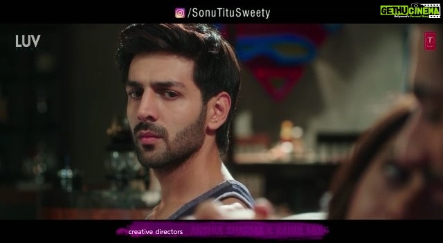 Kartik Aaryan Instagram - Sonu ka gyaan 📣 - Tujhe pata hai is duniya ke har ch***** ko lagta hai Meri Vaali Alag hai !! #Sonuketitukisweety #23FEB @nushratbharucha @mesunnysingh #luvranjan @gargankur82 @luv_films @tseries.official