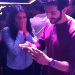 Kartik Aaryan Instagram - She still had energy to Pout ❤️❤️ 😂 #Repost @viralbhayani ・・・ When a fan got a chance to meet her favrouite #KartikAaryan at a club launch in Pune... you can't miss her reaction! 😜😜😜😜😻😻😻😃😃✌️💕