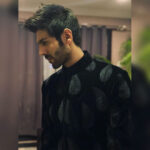 Kartik Aaryan Instagram - Ready for #HtMostStylish Awards Wearing my favourite @manishmalhotra05 😎 #htmoststylishawards