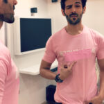 Kartik Aaryan Instagram - Sonu influencer 🤘🏻 #Promotions #Sonuketitukisweety #SonuKAstyle Styled by - @sabinahalder