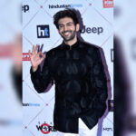 Kartik Aaryan Instagram - ‪Last night at #HTMostStylishawards ‬ ‪Thank you @manishmalhotra05 for making me look good 😍😍‬ ‪#htmoststylish ‬