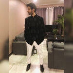 Kartik Aaryan Instagram - Ready for #HtMostStylish Awards Wearing my favourite @manishmalhotra05 😎 #htmoststylishawards