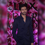 Kartik Aaryan Instagram - About last nyt Celebrating Women ❤️ #Luxgoldenroseawards Styled by @ishabhansali 😎 @luxgoldenroseawards