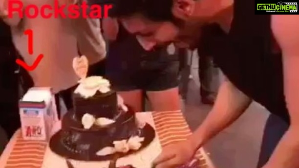 Kartik Aaryan Instagram - Had an amazing time bringing in my birthday 🎉 🎉