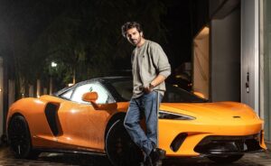Kartik Aaryan Instagram - Chinese khaane ke liye nayi table gift mil gayi 🍜🚗
Mehnat ka phal meetha hota hai suna tha..Itna bada hoga nahi pata tha ❤️
India’s 1st McLaren Gt 🥹
Agla gift Private jet sir 😂 
#Gratitude 🙏🏻 

📸- @prathameshb84 @tejas.kudtarkar @bombaytimes