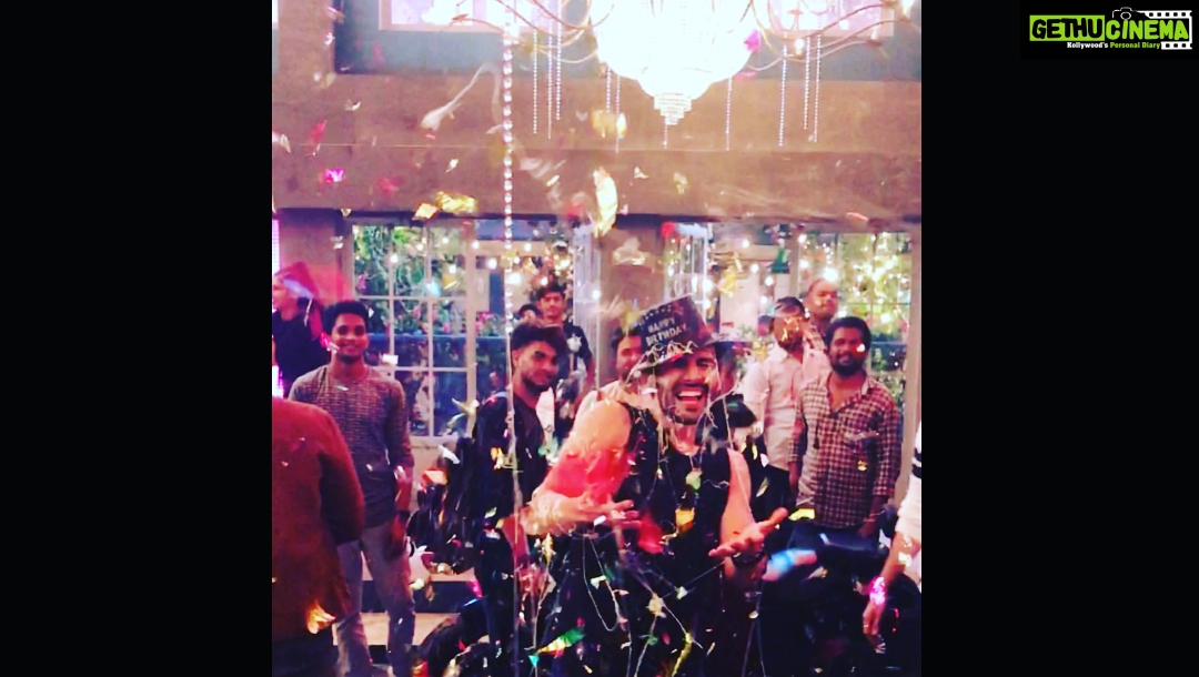 Kartik Aaryan Instagram - Had an amazing time bringing in my birthday 🎉 🎉