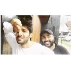 Kartik Aaryan Instagram - Night shoots everyday make me wanna cry (Balle is always happy no matter what) #Sonuketitukisweety