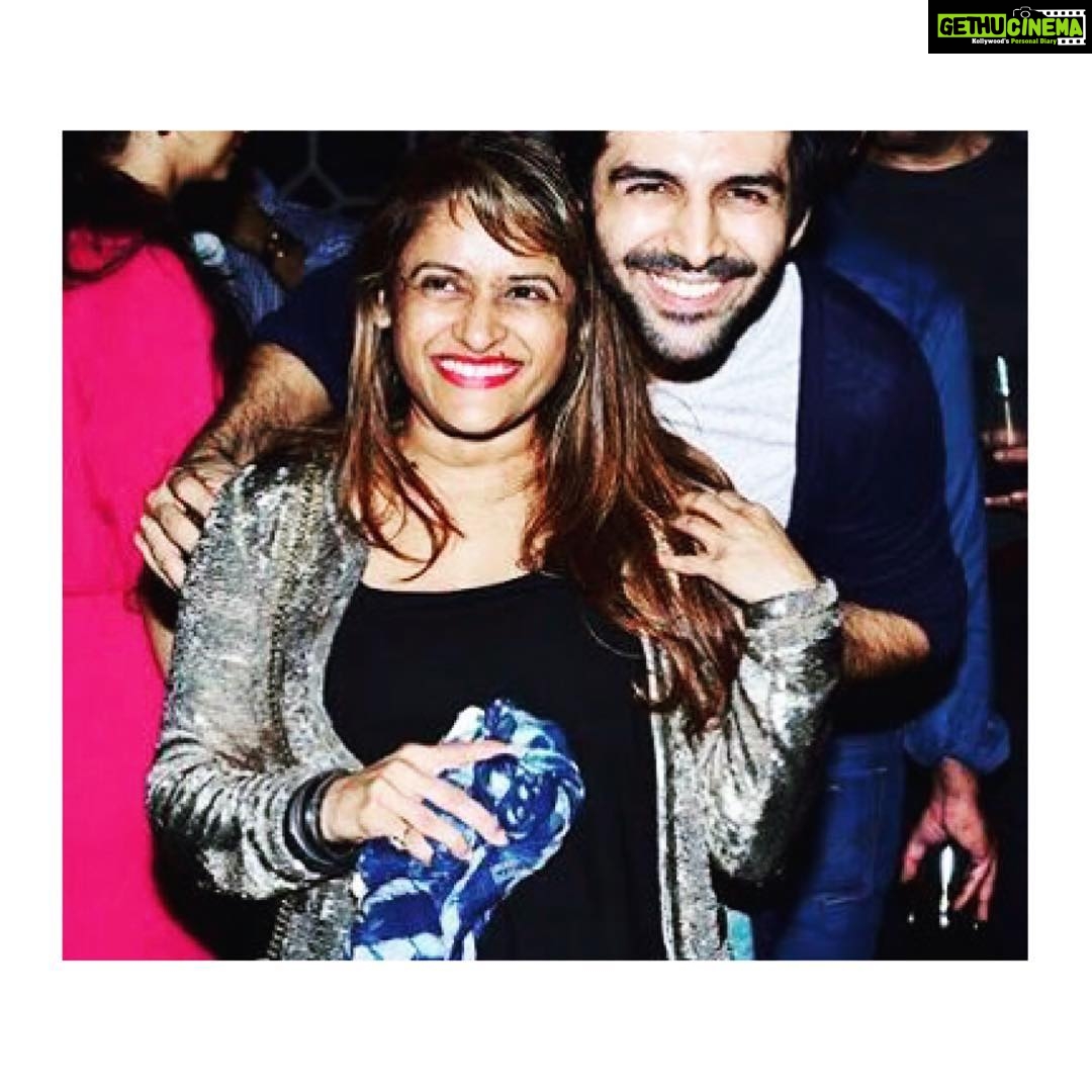 Kartik Aaryan Instagram - Happy happy birthday rockstar @rohiniyer Wish you lots of love and happiness ❤️❤️❤️