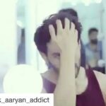 Kartik Aaryan Instagram - Thursday wink 😉 #Repost @kartik_aaryan_addict Uff! So much hotness, we #can't handle. @kartikaaryan you are 🔥 . . . #KartikAaryan #FridayFeeling #KartikAaryan #Pyaarkapunchnama #kartikaaryan #kartik #pyaarkapunchnama #guestiinlondon #bollywood #ig #igers #storiesofindia #indiaclicks #bollywoodmemes #memes #mancrushmonday #DilMera #workout #sktks #mondaymotivation #kingofmonologues #sonuketitukisweety #bollywoodactor #actor #celebrity #mancrusheveryday #hottieoftheday #hotmen #instadaily