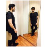 Kartik Aaryan Instagram - Styled by @sukritigrover Assisted by @sonikapaliya 😎 #Guestiinlondon #promotions #7thJuly